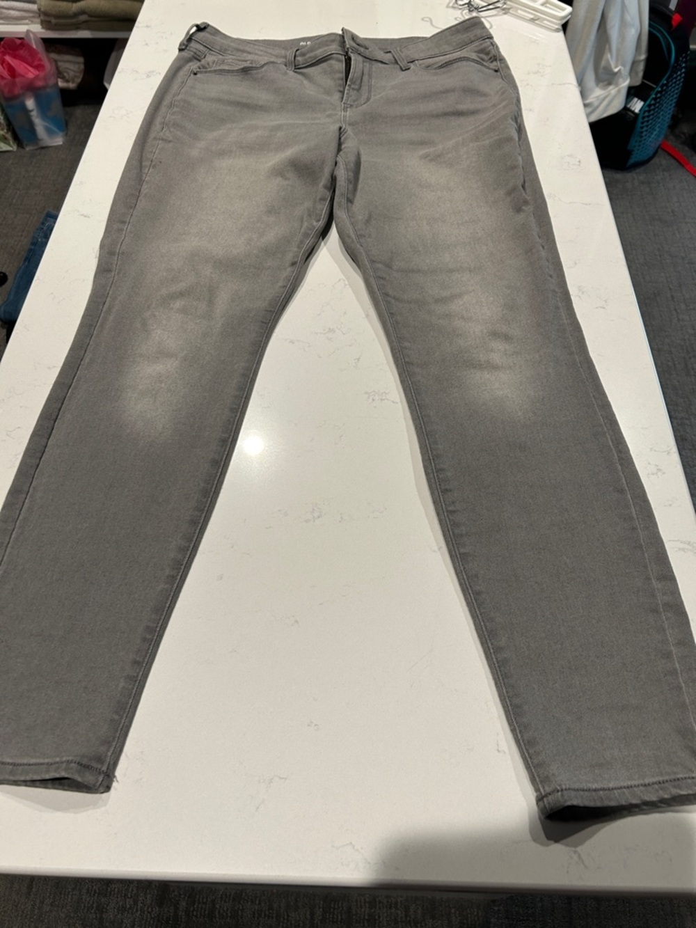 Old Navy Women's Skinny Jeans in Light Gray